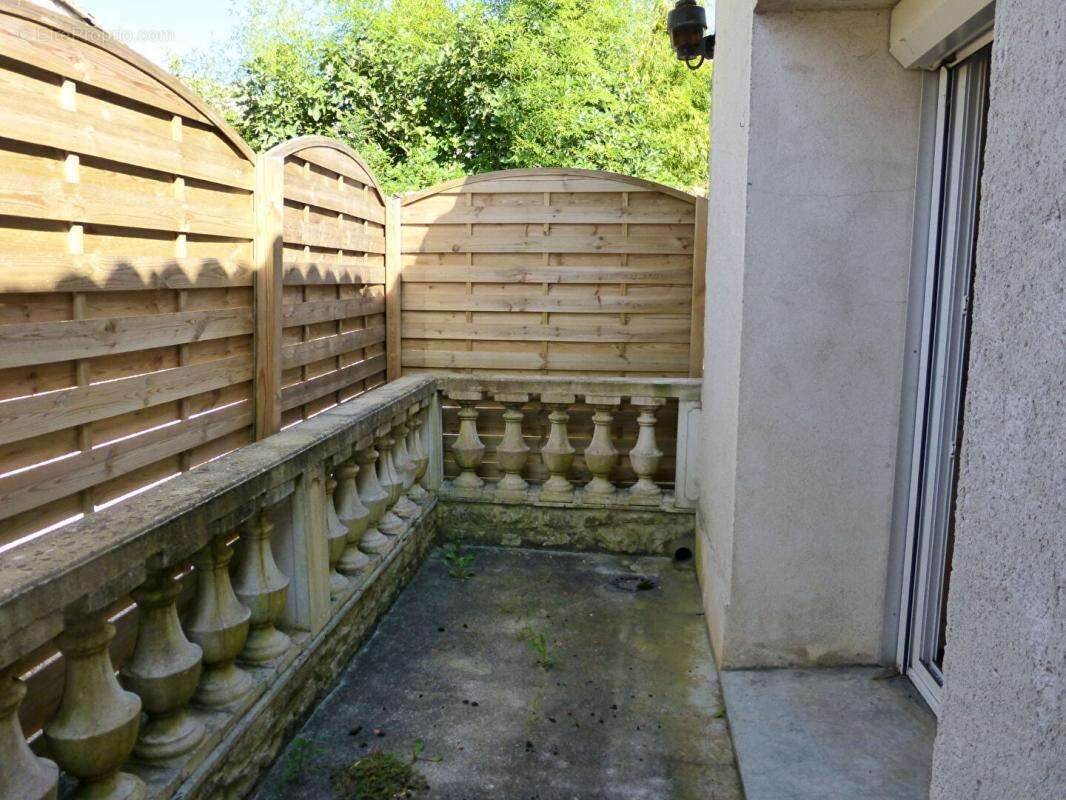 Appartement à RUELLE-SUR-TOUVRE