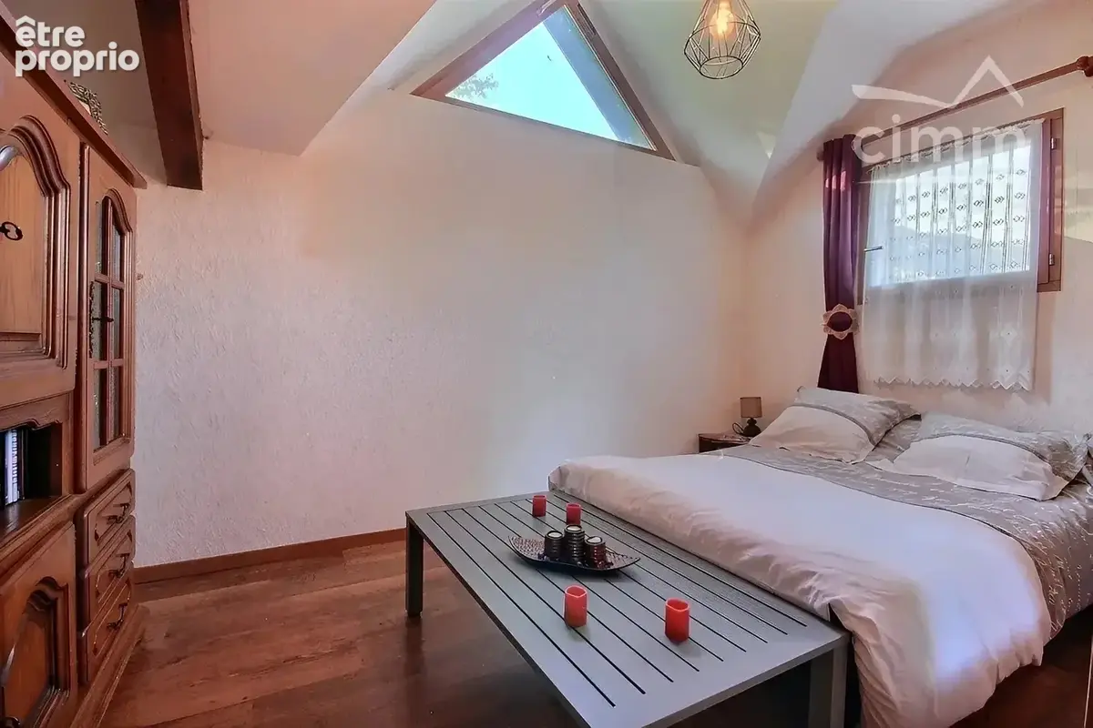 A vendre - valgelon-la-rochette - maison t5 + terrain + garage - photo 12