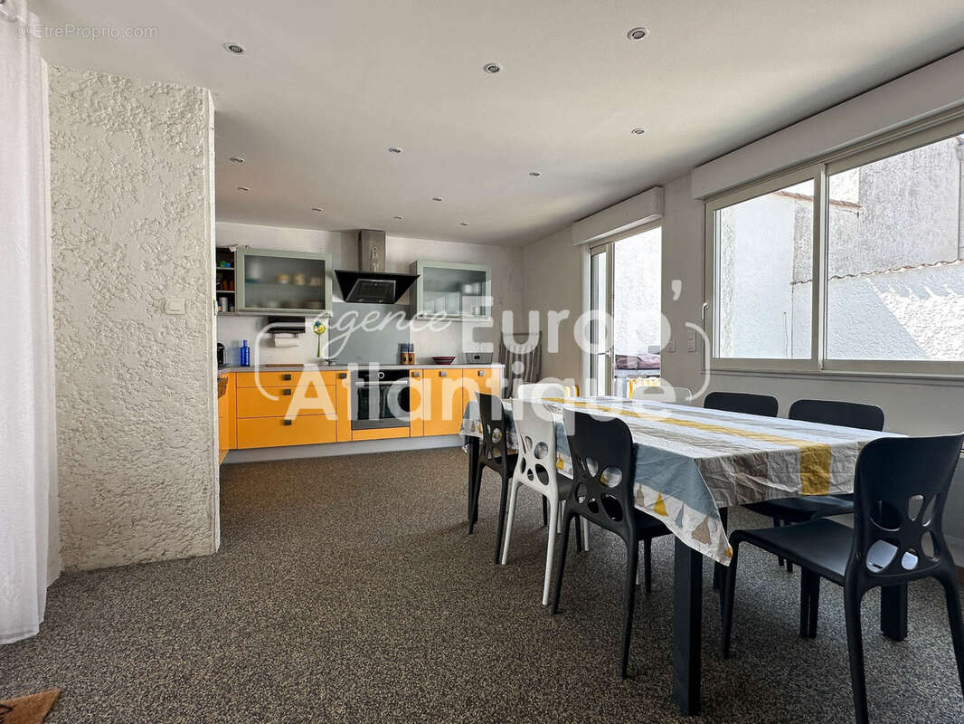 Maison à LES MATHES