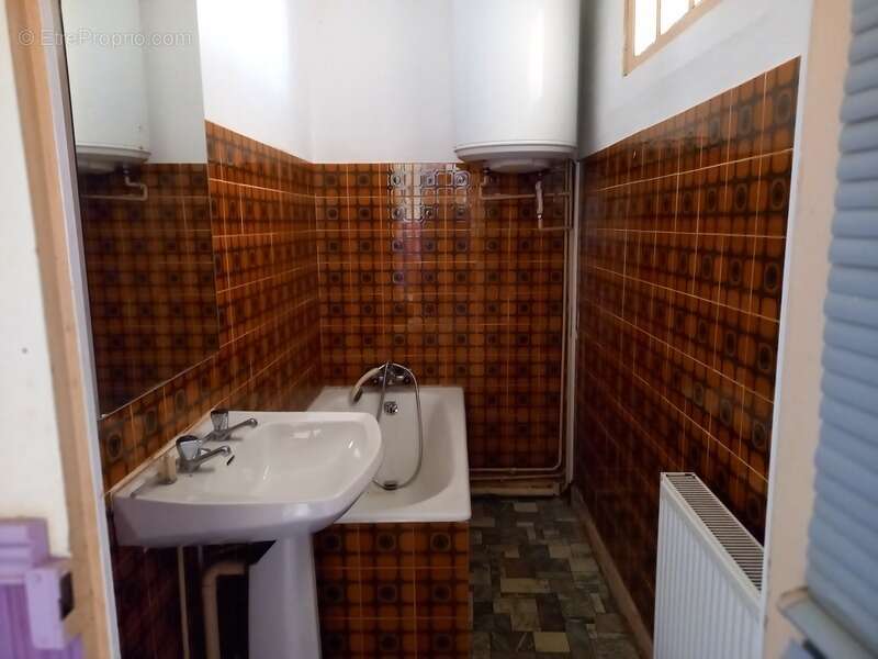 Appartement à CHATEAUNEUF-VAL-DE-BARGIS