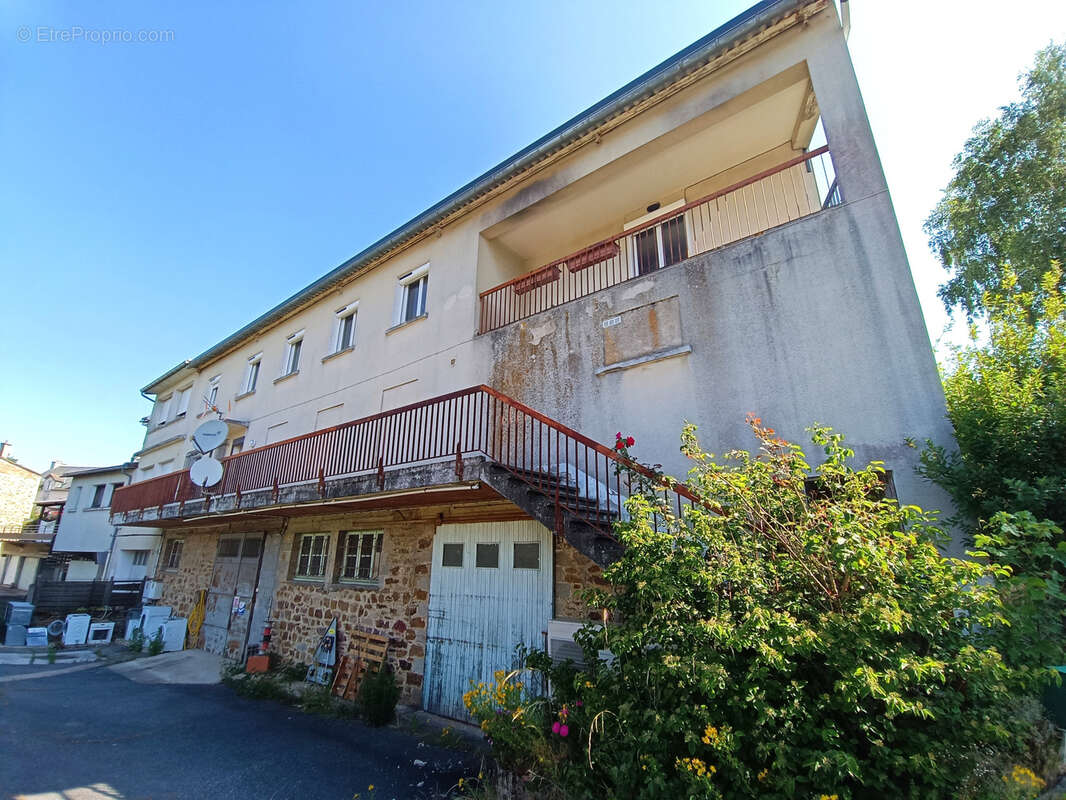 Appartement à BARAQUEVILLE