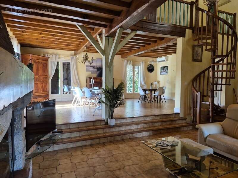 Maison à SAINTE-LIVRADE-SUR-LOT