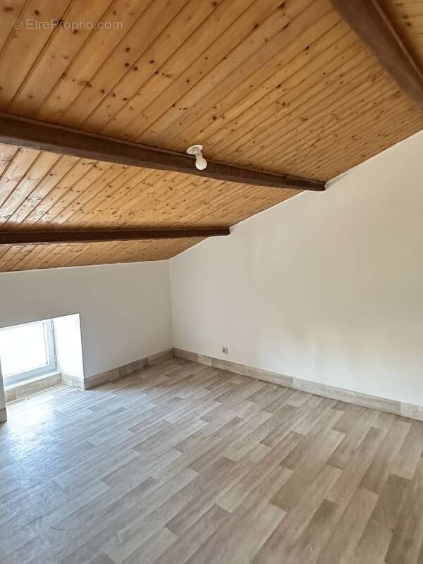 Maison à SAINT-LAURENT-SUR-SEVRE