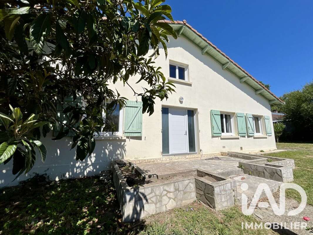 Maison 125 m² à Bascons  - photo 2
