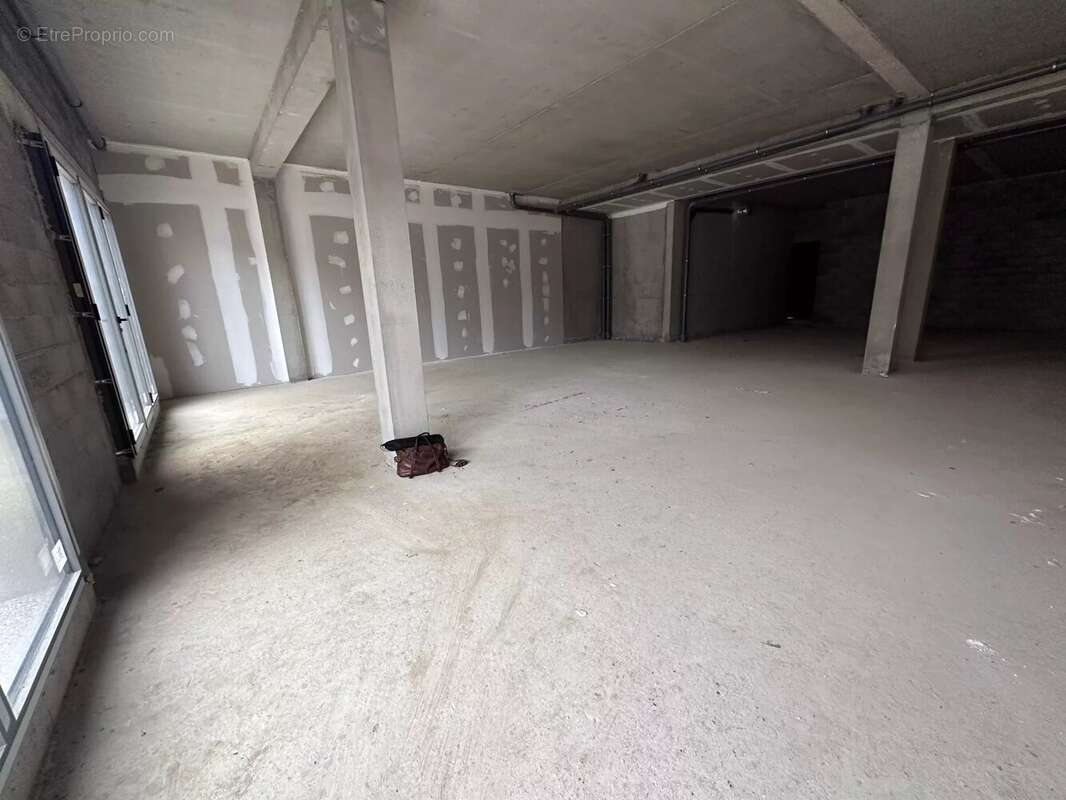 Commerce à SAINT-ESTEVE