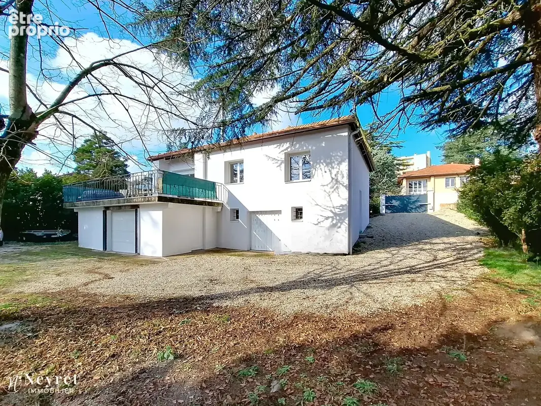 Maison individuelle totalement rénovée de 140 m2 sur 1850 m2de terrain - photo 18