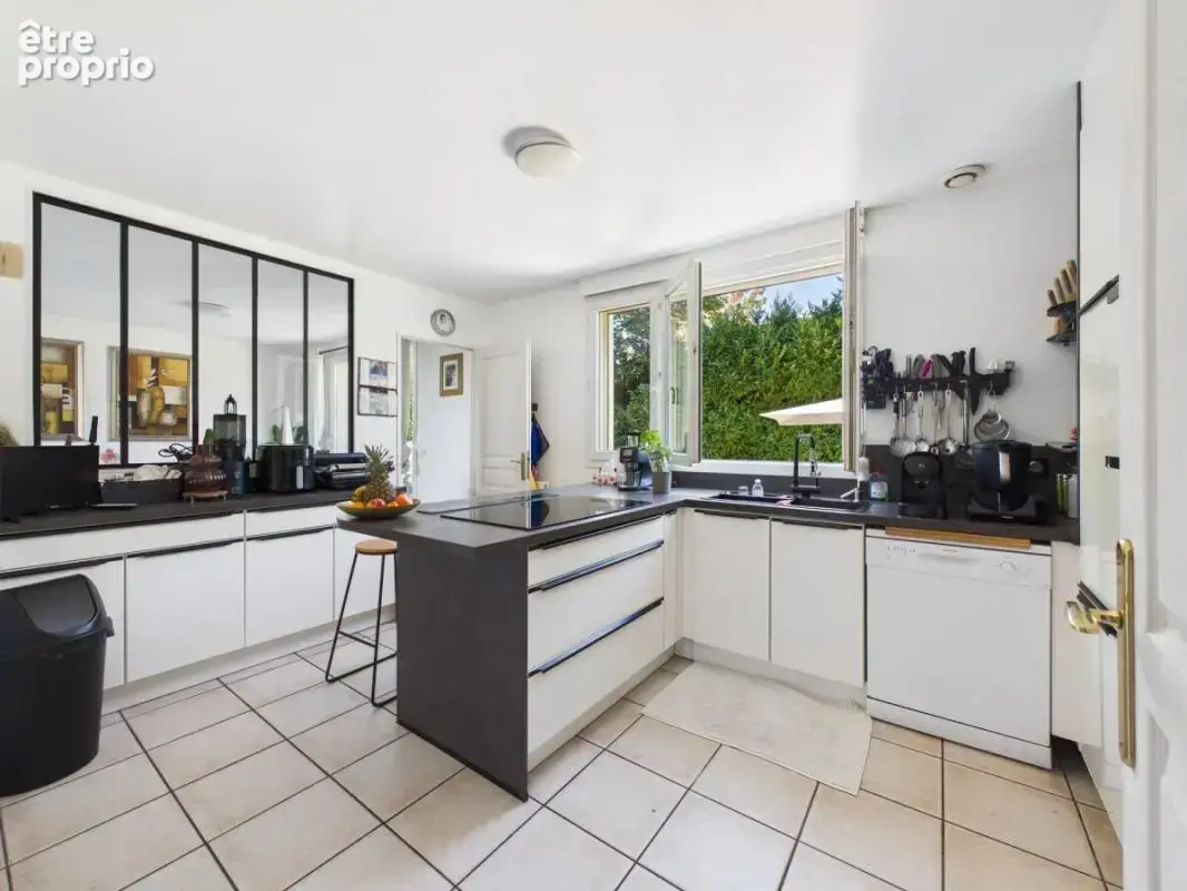 Superbe maison de standing - Saint-Prix - 157.5m² - photo 6