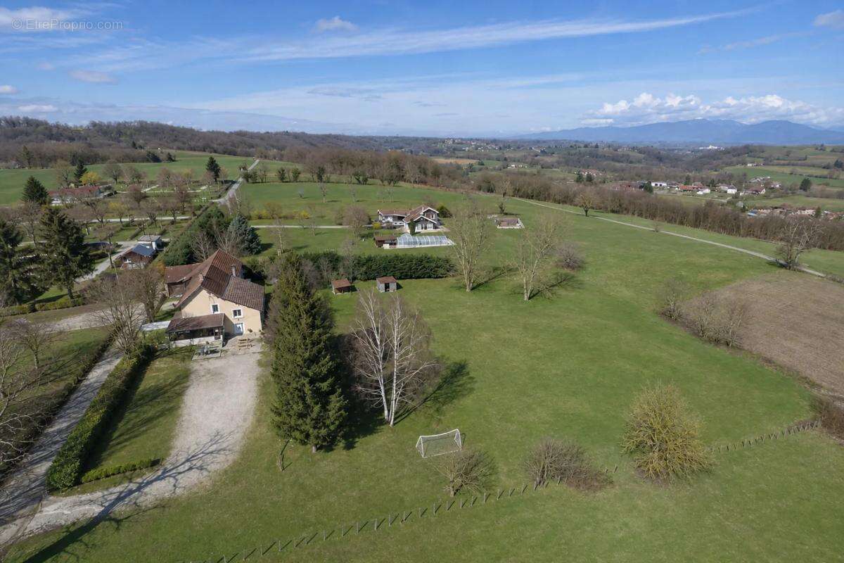 Les abrets-en-dauphiné (38490) – propriété atypique – 335 m² - photo 7