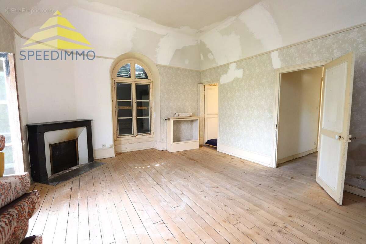 Maison 146 m² à Varennes-Jarcy  - photo 10