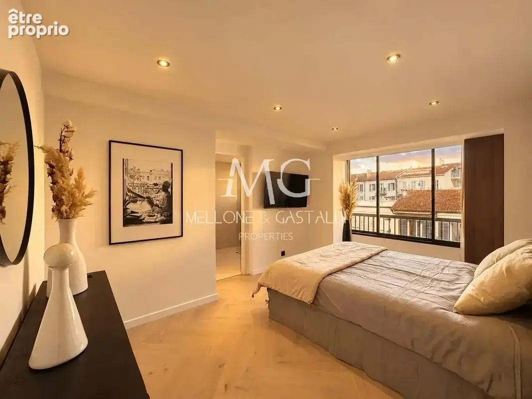 Exclusivité – cannes centre – appartement 4 pièces entièrement rénové avec terrasses, parking et cave - photo 7