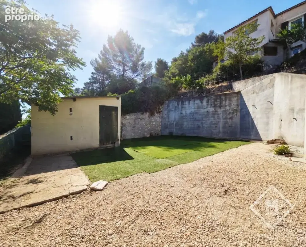 Maison au calme à Marseille 11ème - Terrain de 680m² et Garage Double - photo 6