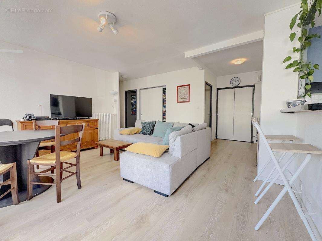 Appartement à CHENOVE