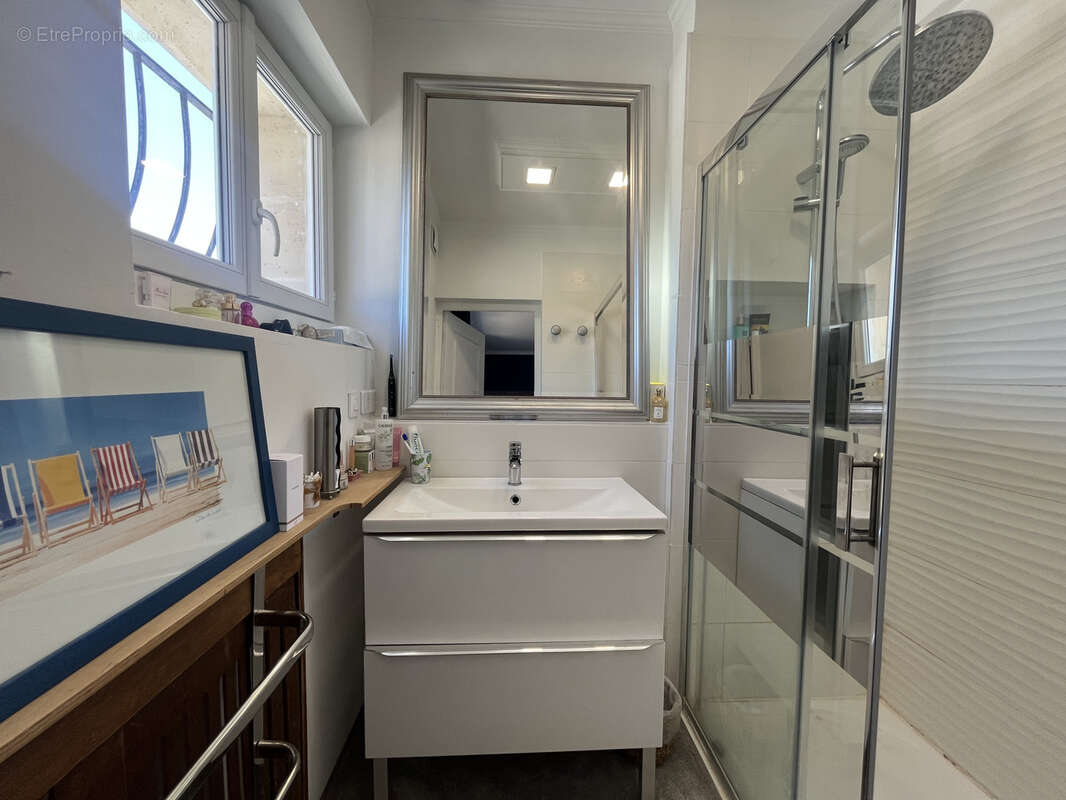 Maison 92 m² à Port-En-Bessin-Huppain  - photo 9