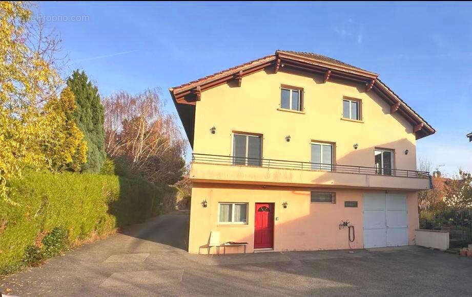 Appartement à VETRAZ-MONTHOUX