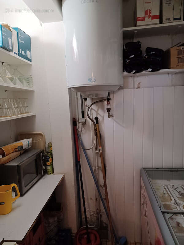 Commerce à MARGUESTAU