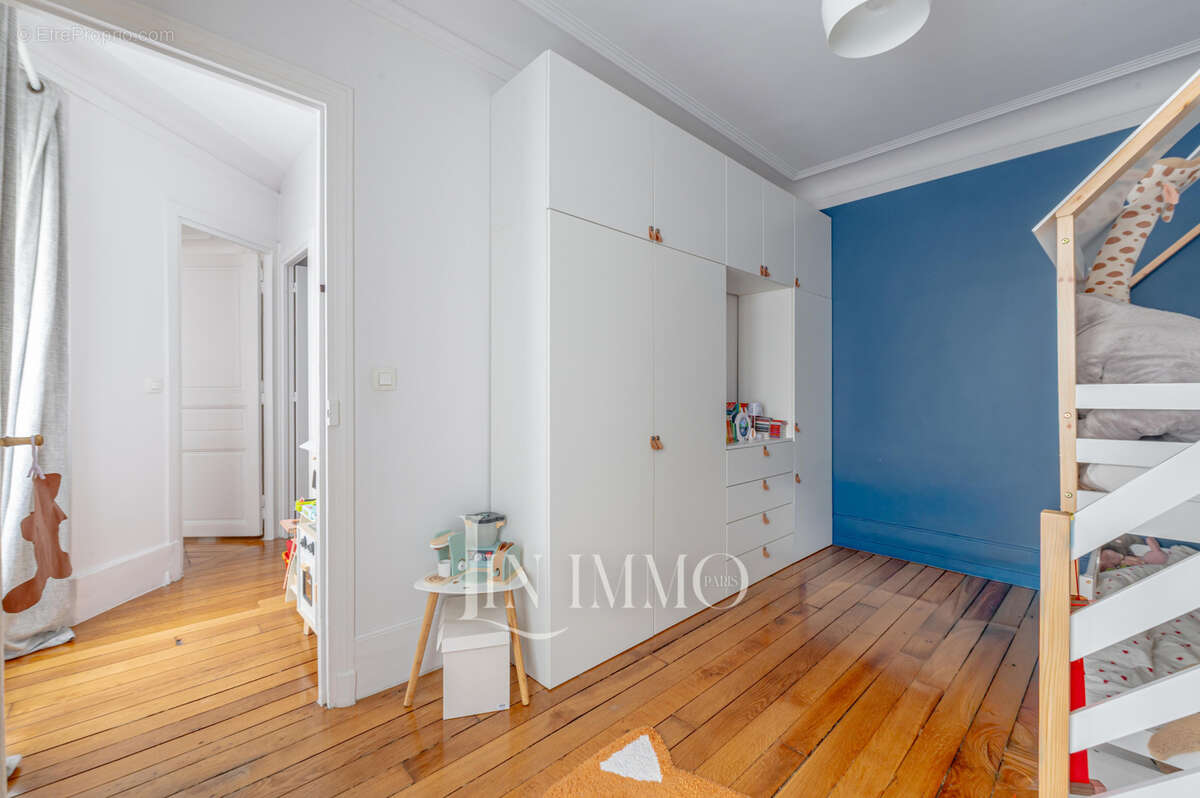 Appartement à PARIS-17E