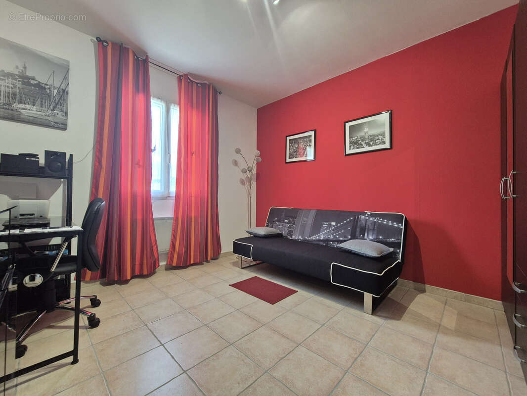 Maison à REGUSSE