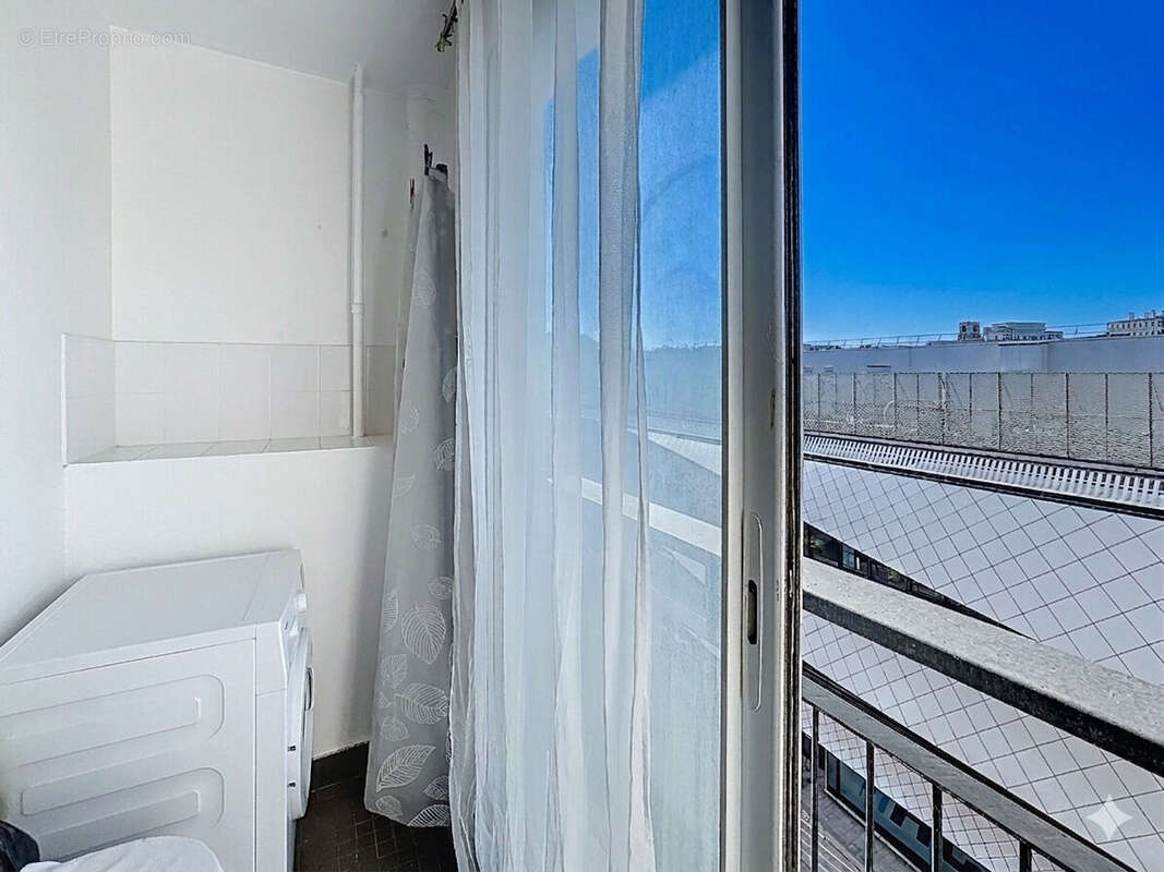 Appartement à MARSEILLE-1E