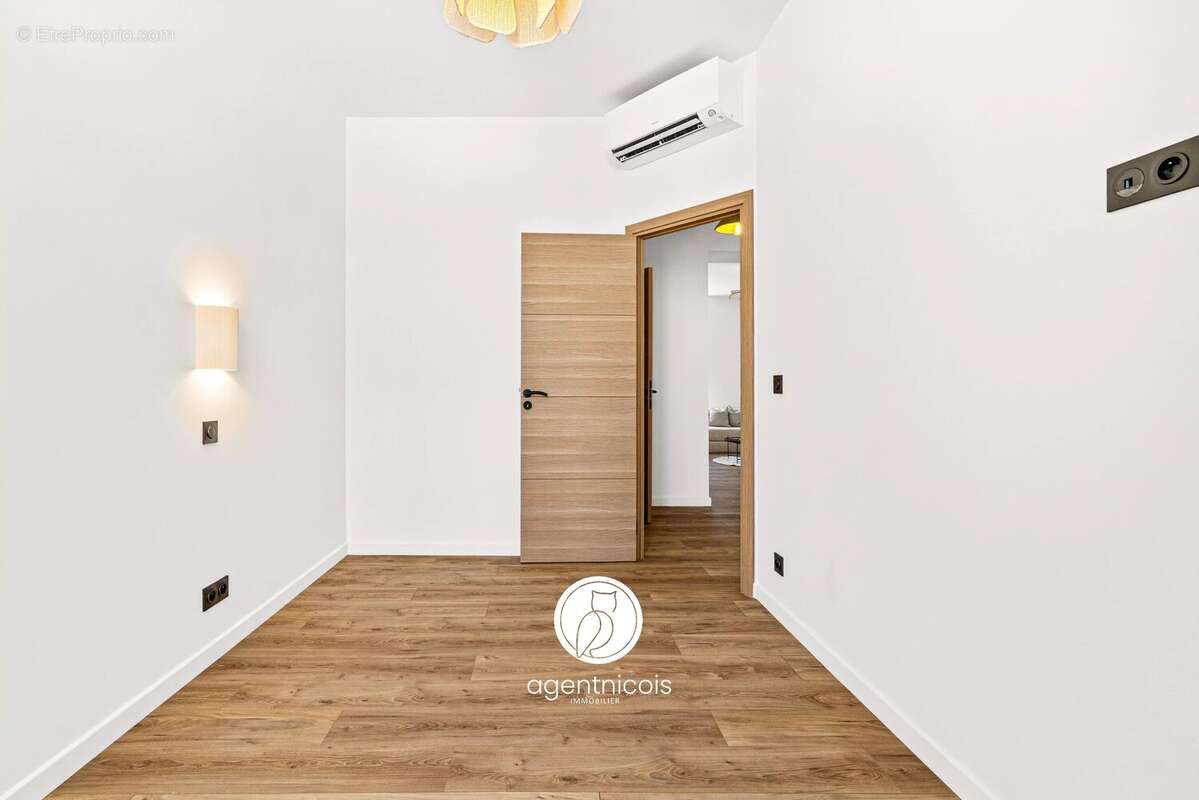 Nice // carré d'or - rue de france : 3 pieces /  balcon sud / rénové / avant dernier etage - photo 13