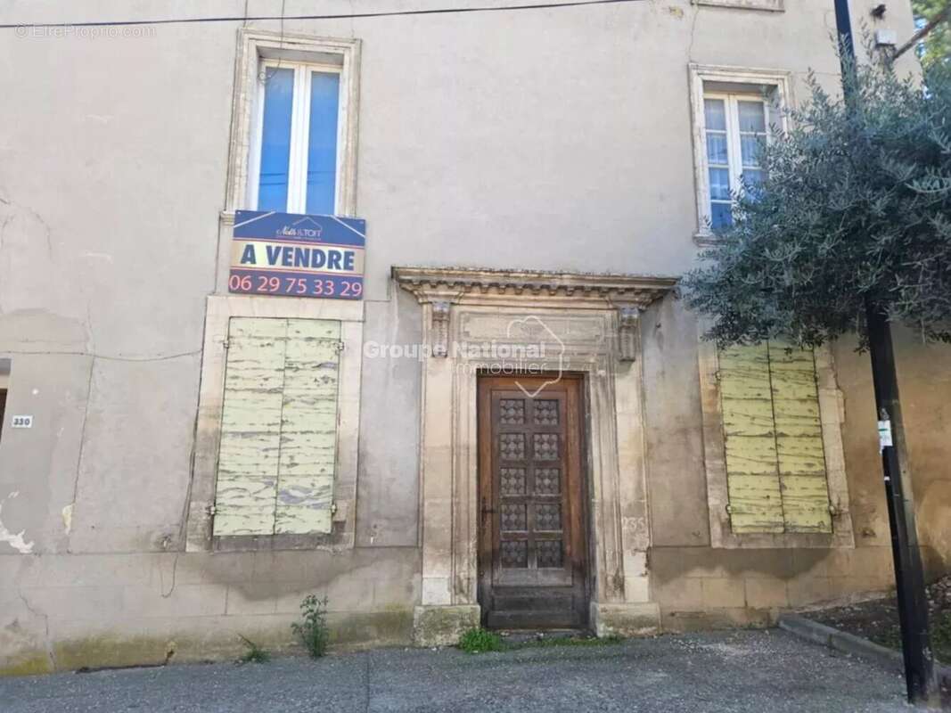 Appartement à PERNES-LES-FONTAINES