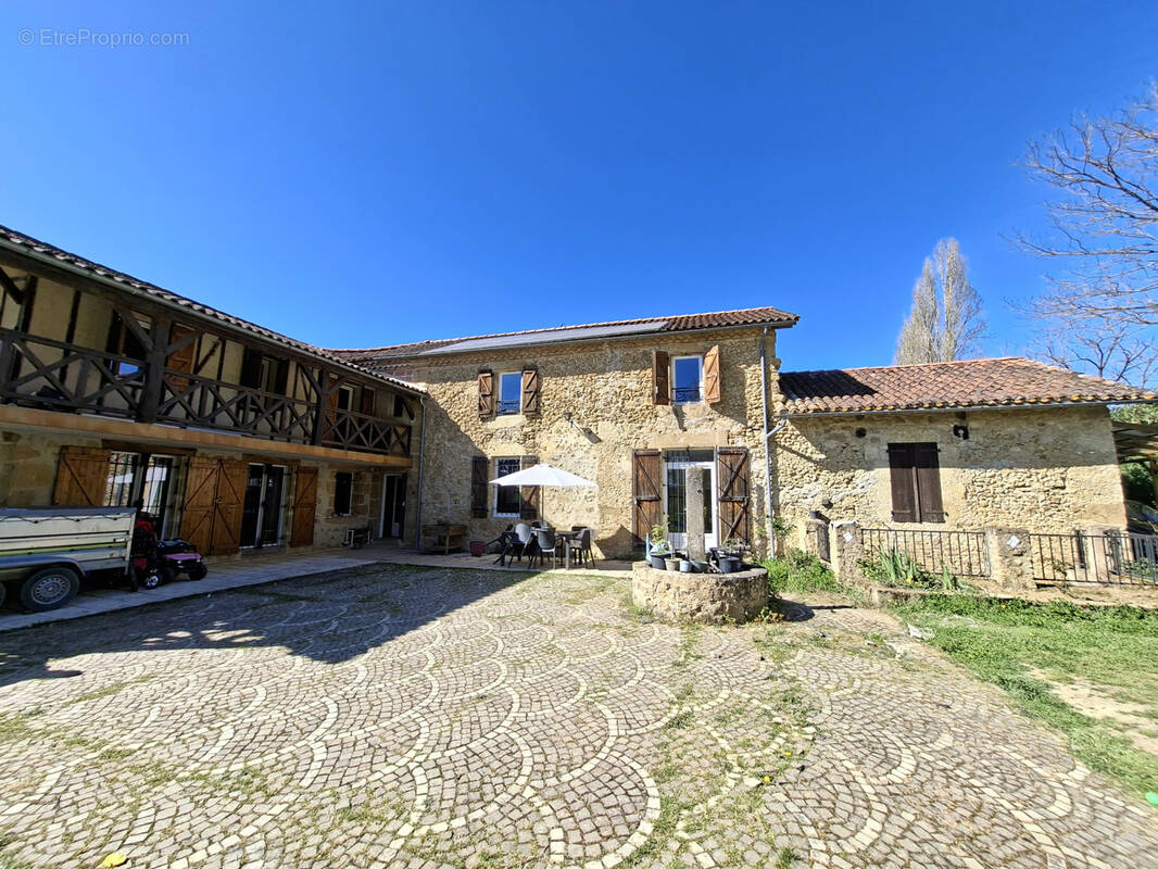 Maison à MIRANDE