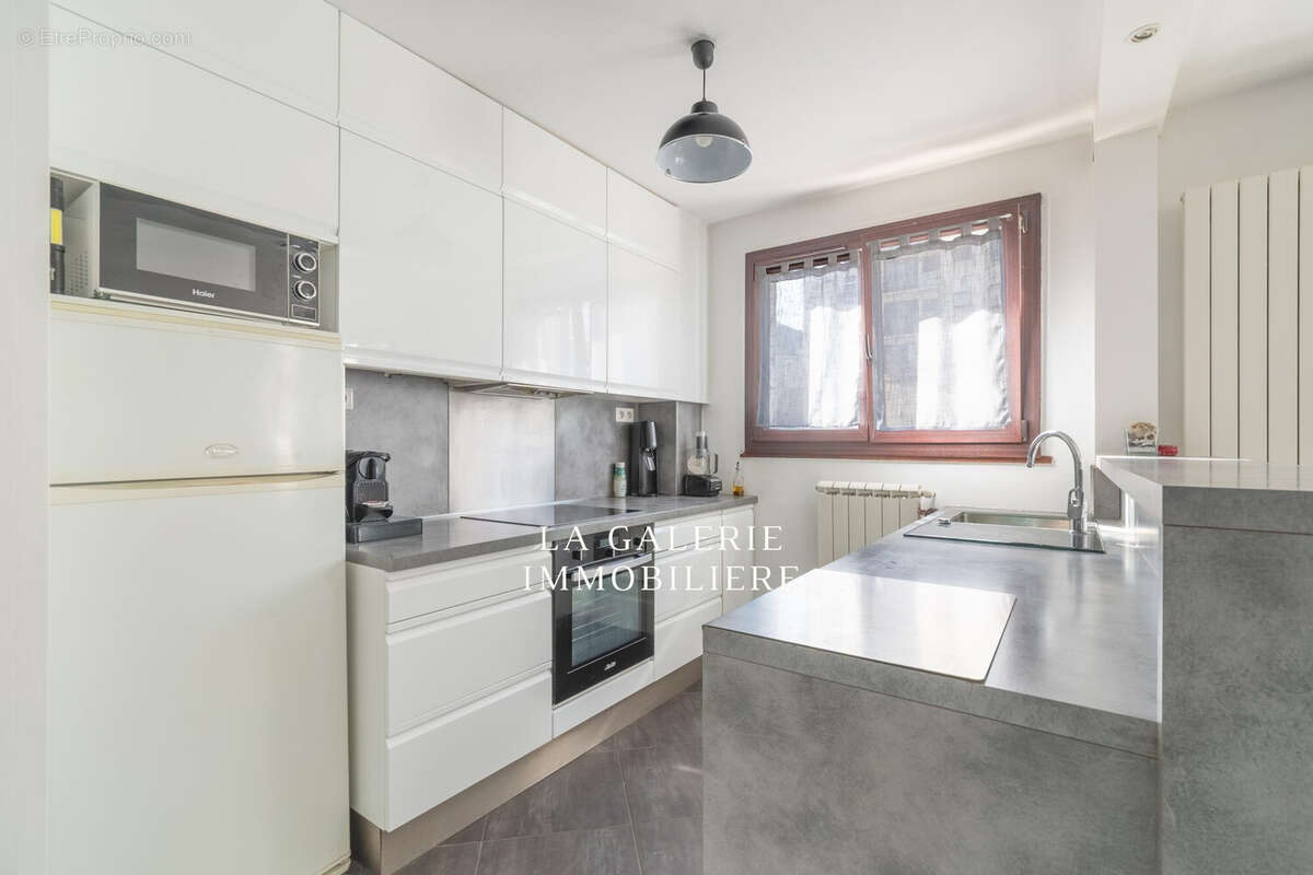 Appartement 70 m² à Puteaux  - photo 2