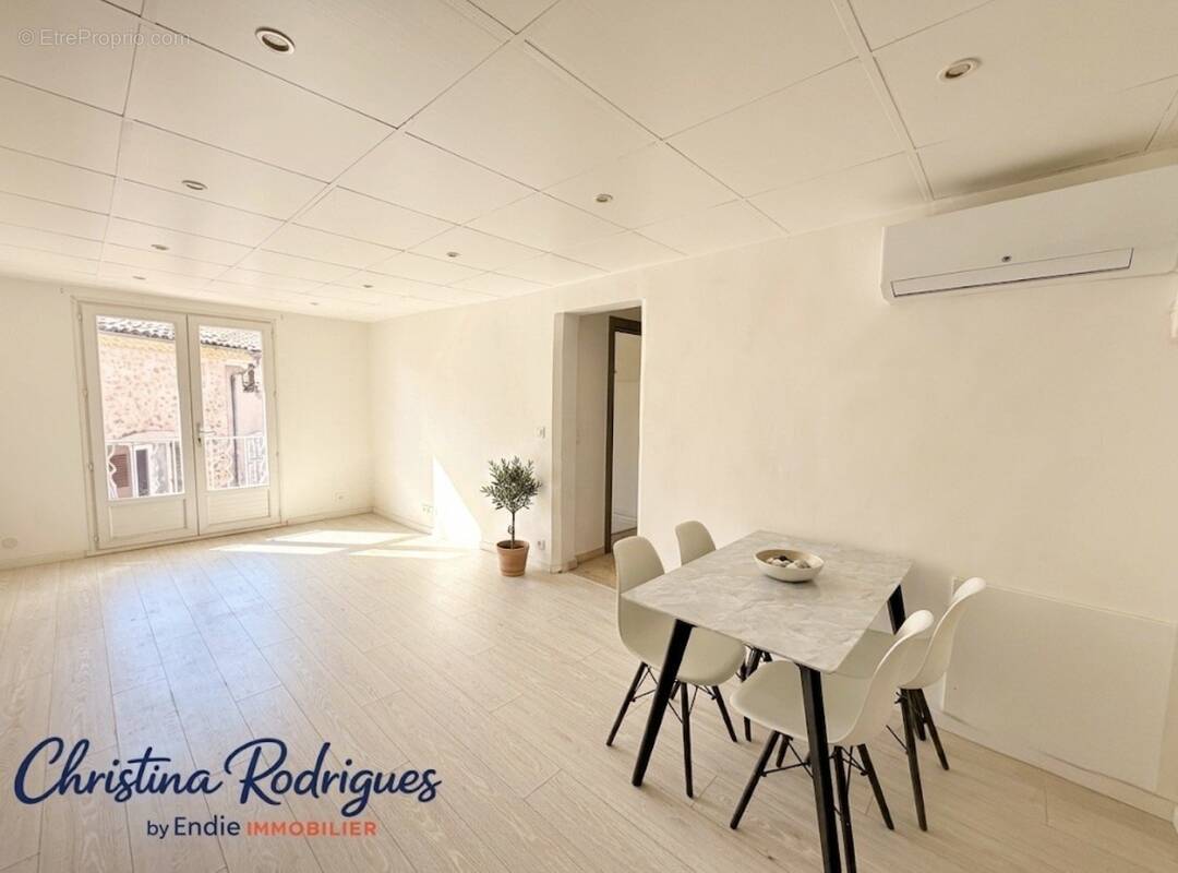 Appartement à LORGUES