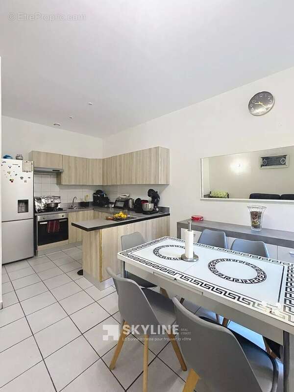 Appartement à MARSEILLE-1E