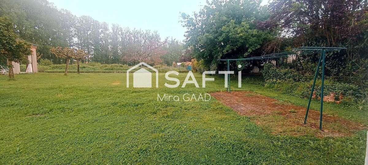 Photo 3 - Terrain à SAINT-SULPICE