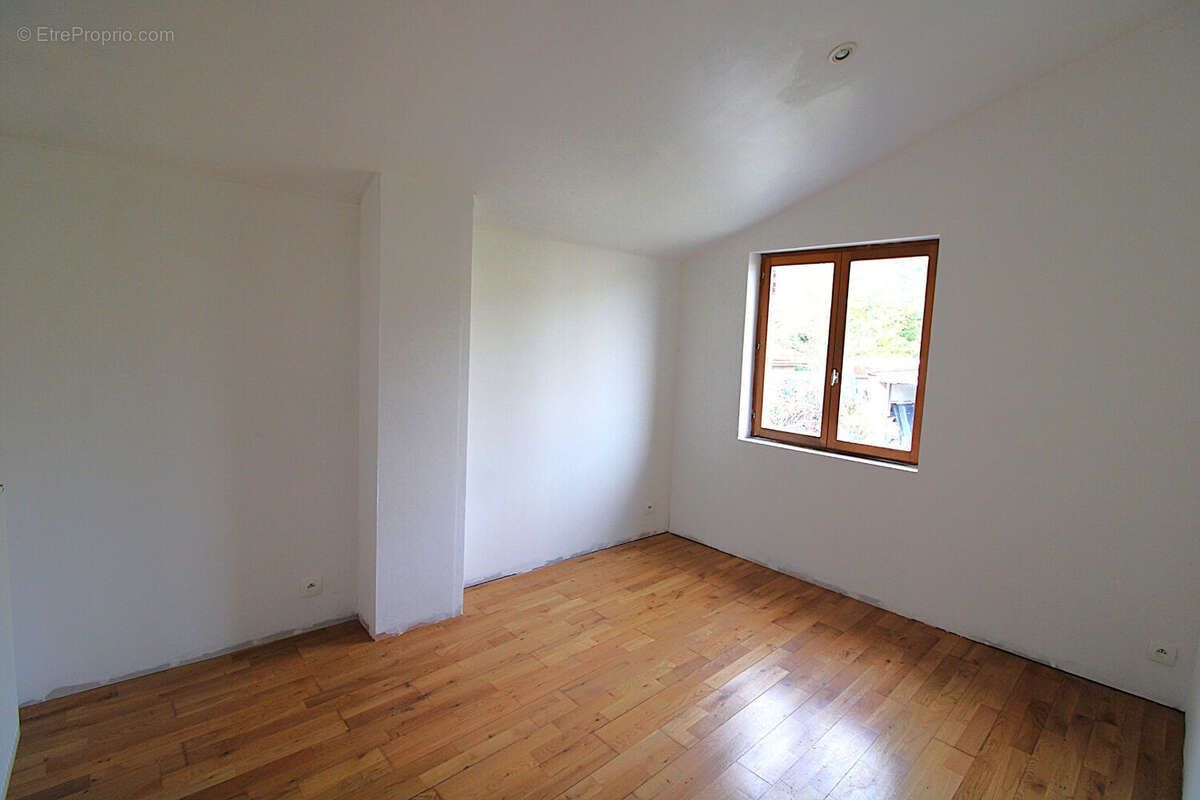 Maison à DOULEVANT-LE-CHATEAU