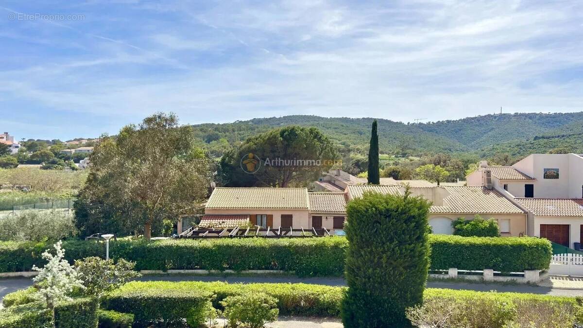 Appartement à ROQUEBRUNE-SUR-ARGENS