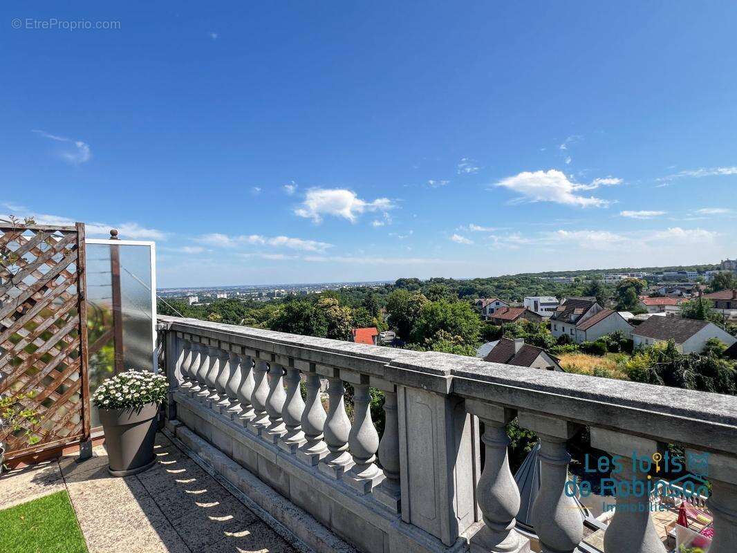 Appartement à LE PLESSIS-ROBINSON