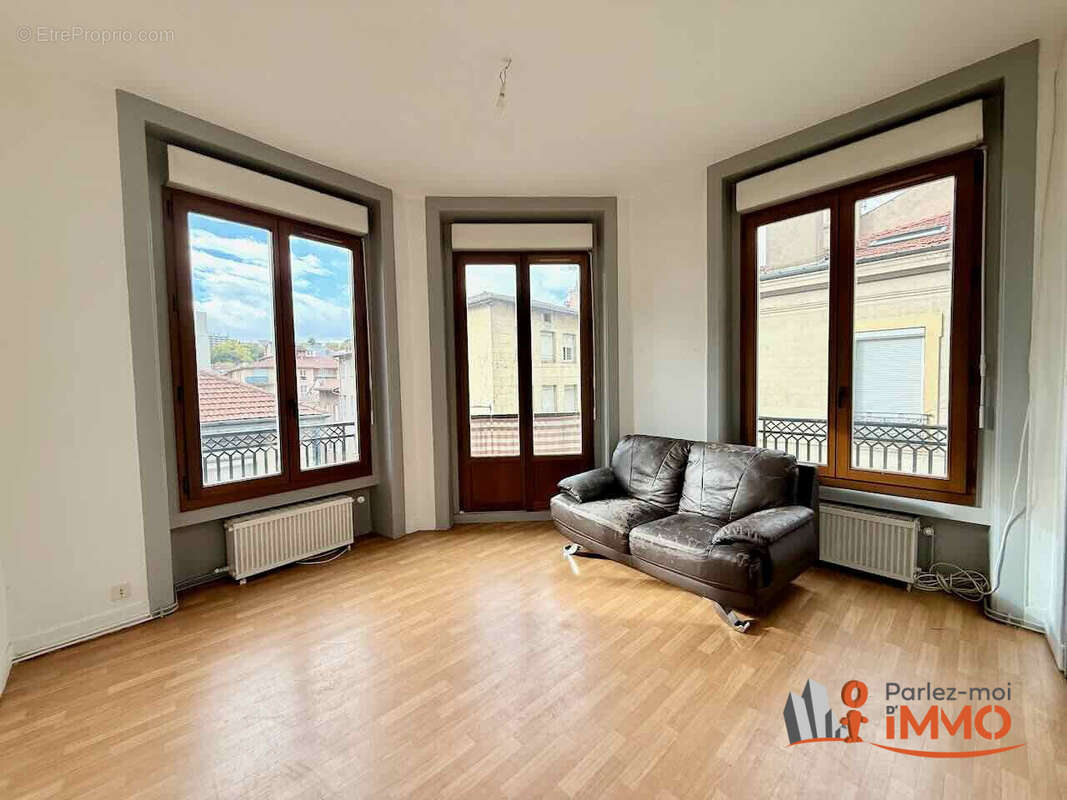 Appartement 80 m² à Saint-Etienne  - photo 2