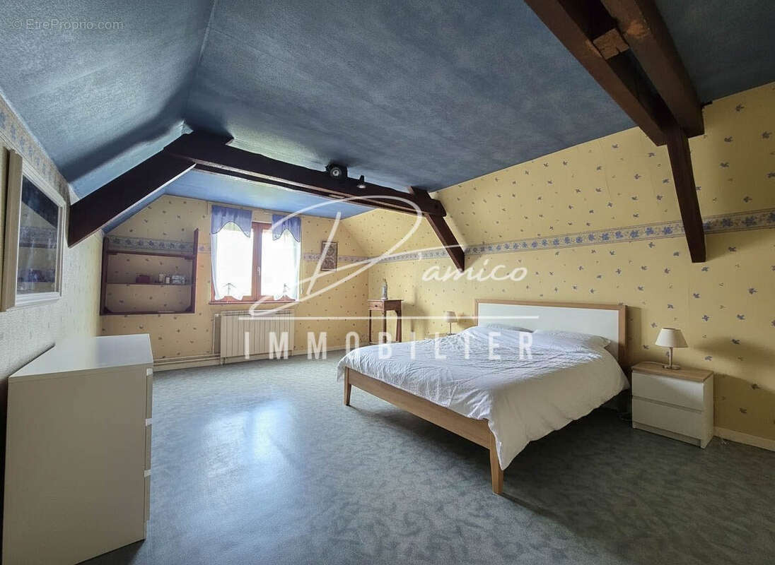Maison 203 m² à Raillencourt-Sainte-Olle  - photo 7