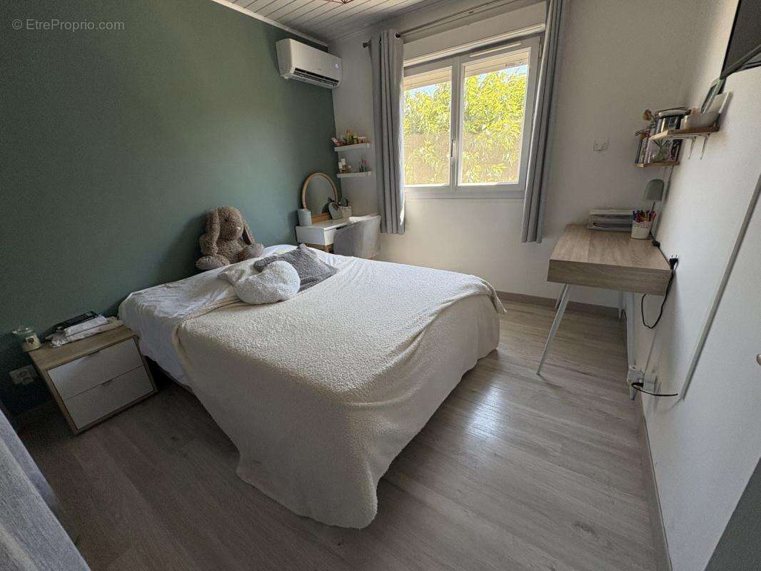 A vendre maison renovee avec jardin et piscine - photo 11