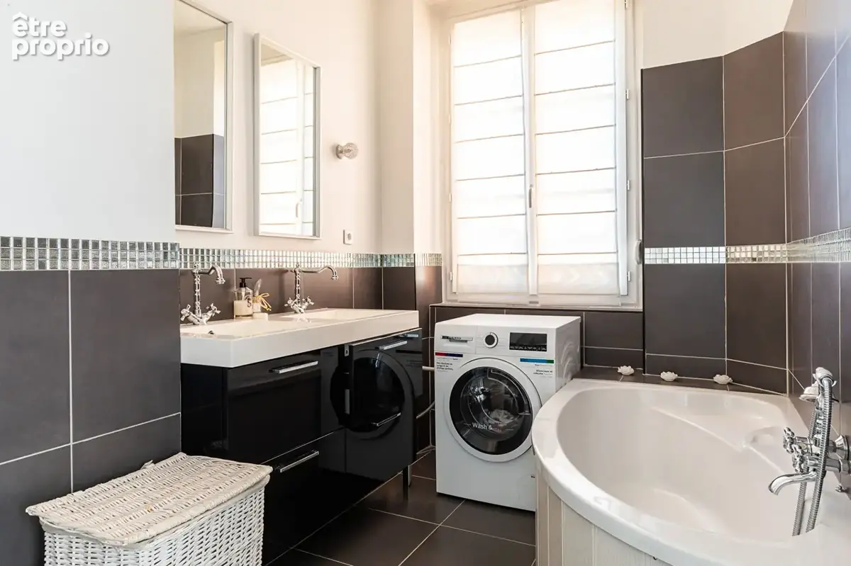 Sublime T4 ancien 107 m2 - 69006 LYON - photo 11