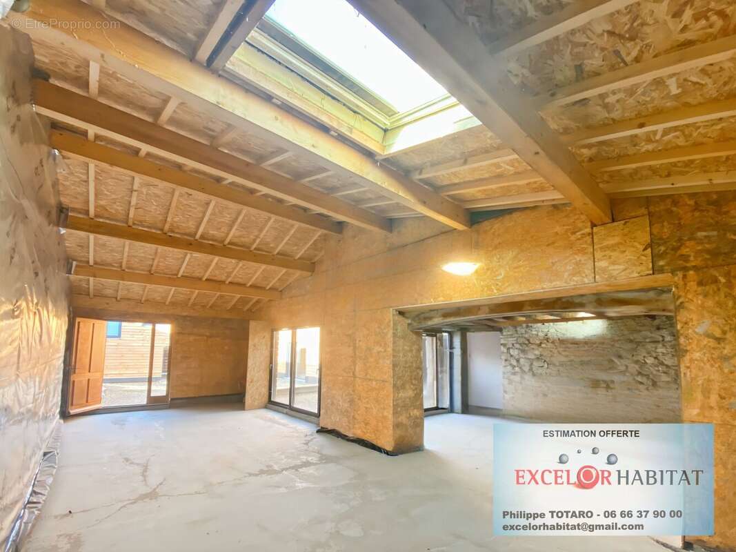 Photo 3 - Maison à CORCELLES-EN-BEAUJOLAIS