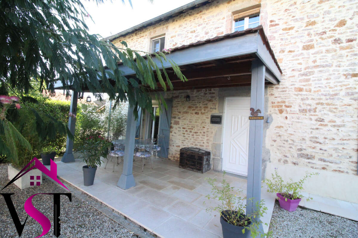 Maison à AUXONNE