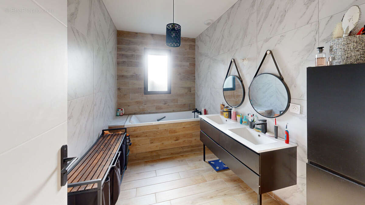 Maison à FONTAINE-LA-MALLET