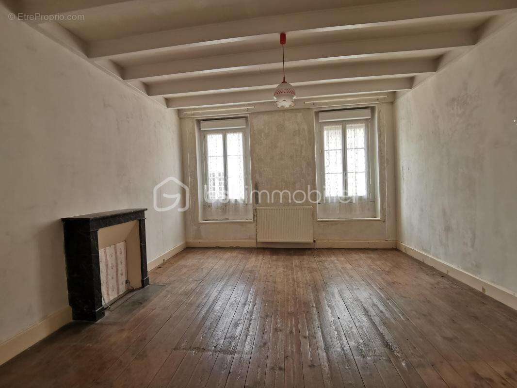 Maison à SAUZE-VAUSSAIS