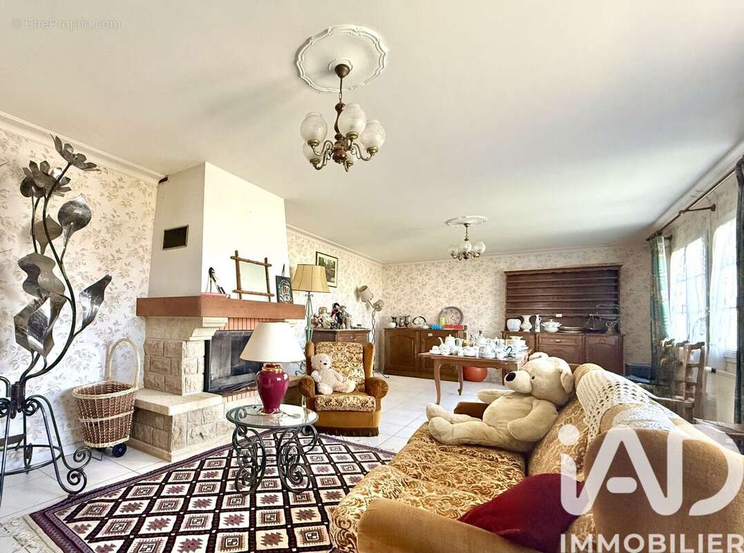 Photo 3 - Maison à ROCHESERVIERE