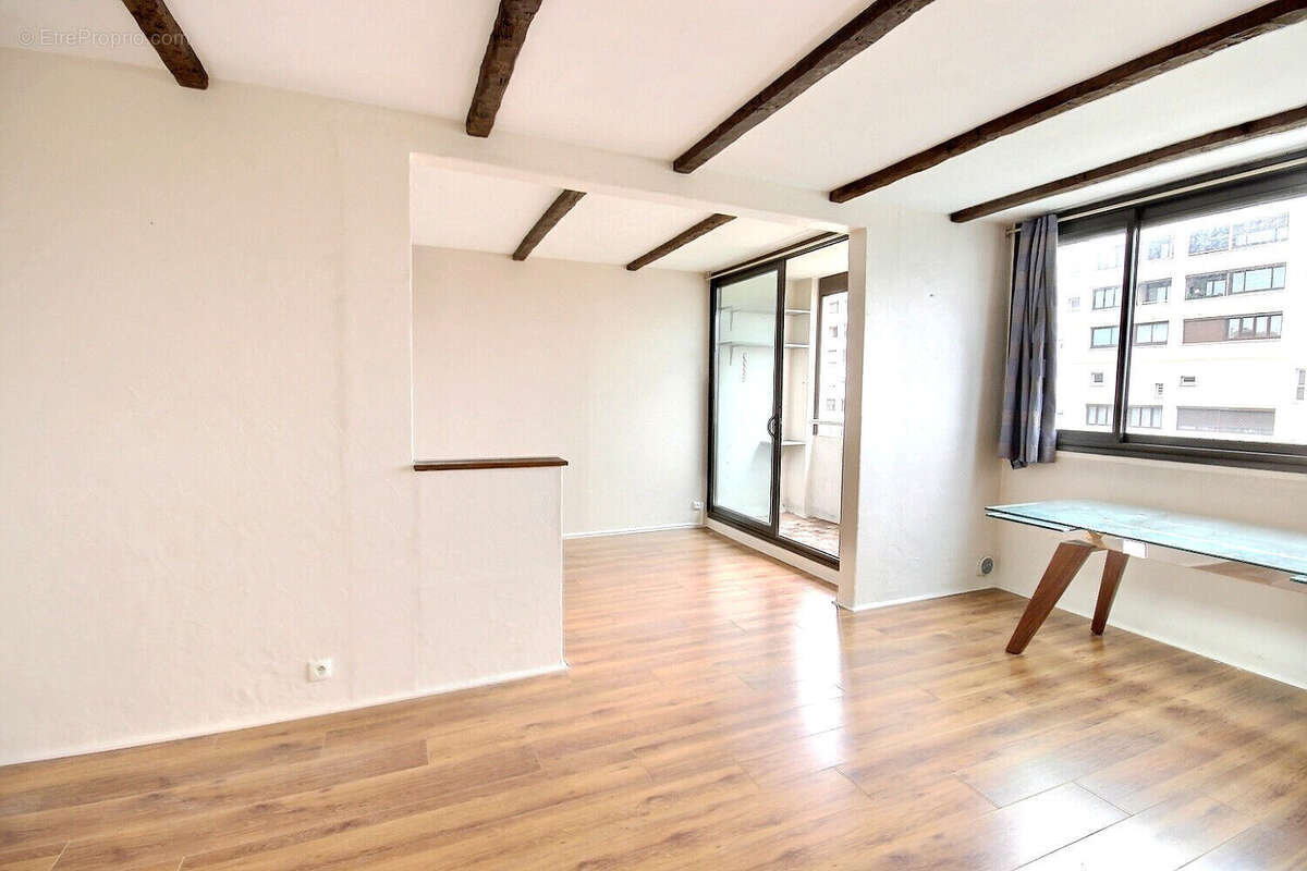 Appartement à FRESNES