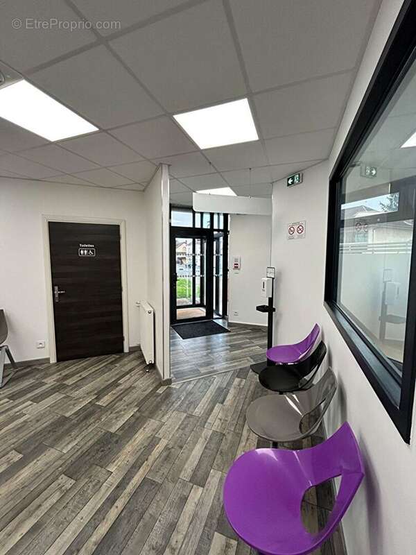 Commerce à MONTCEAU-LES-MINES