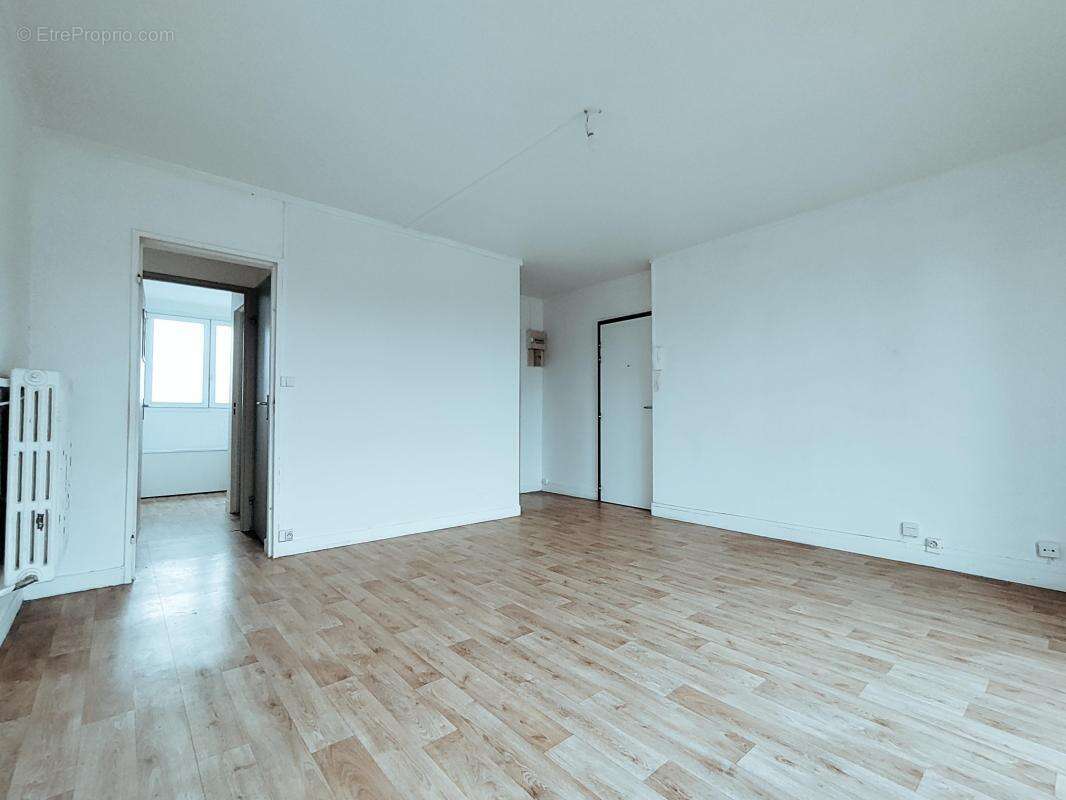 Appartement à LAMORLAYE