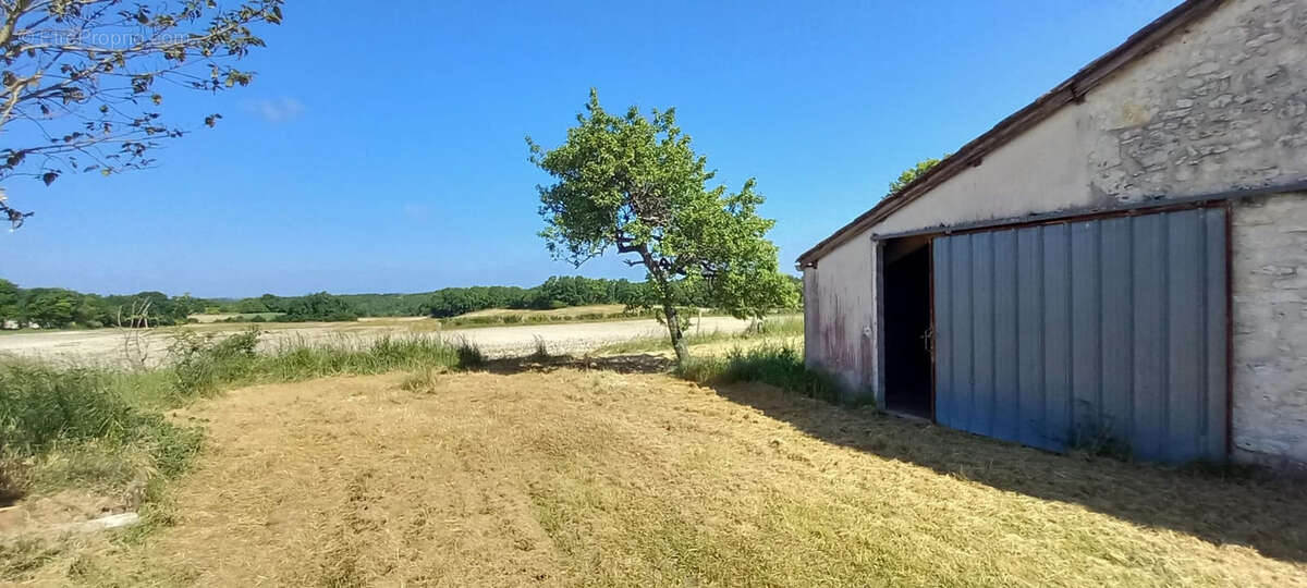 Maison à MONTAIGU-DE-QUERCY
