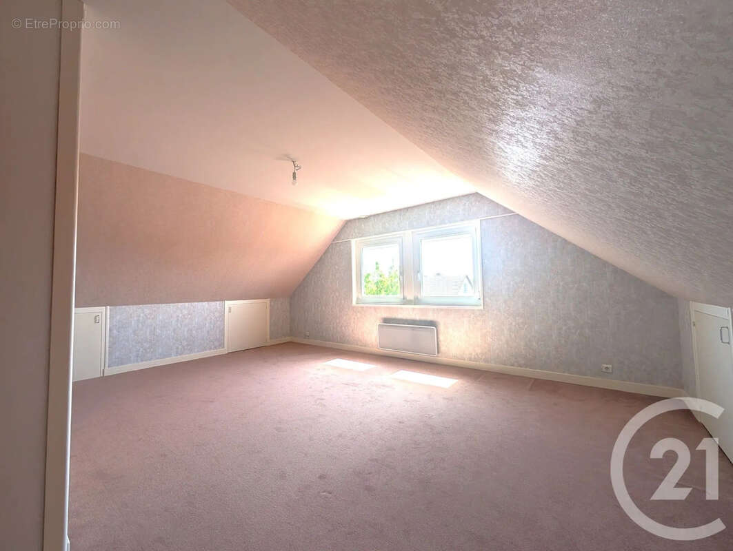 Maison 174 m² à Sarry  - photo 12