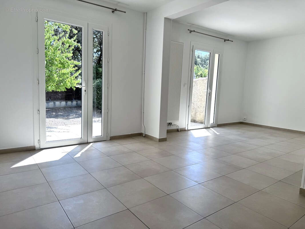 Maison Villeneuve Les Avignon 4 pièce(s) 100 m2 - photo 16