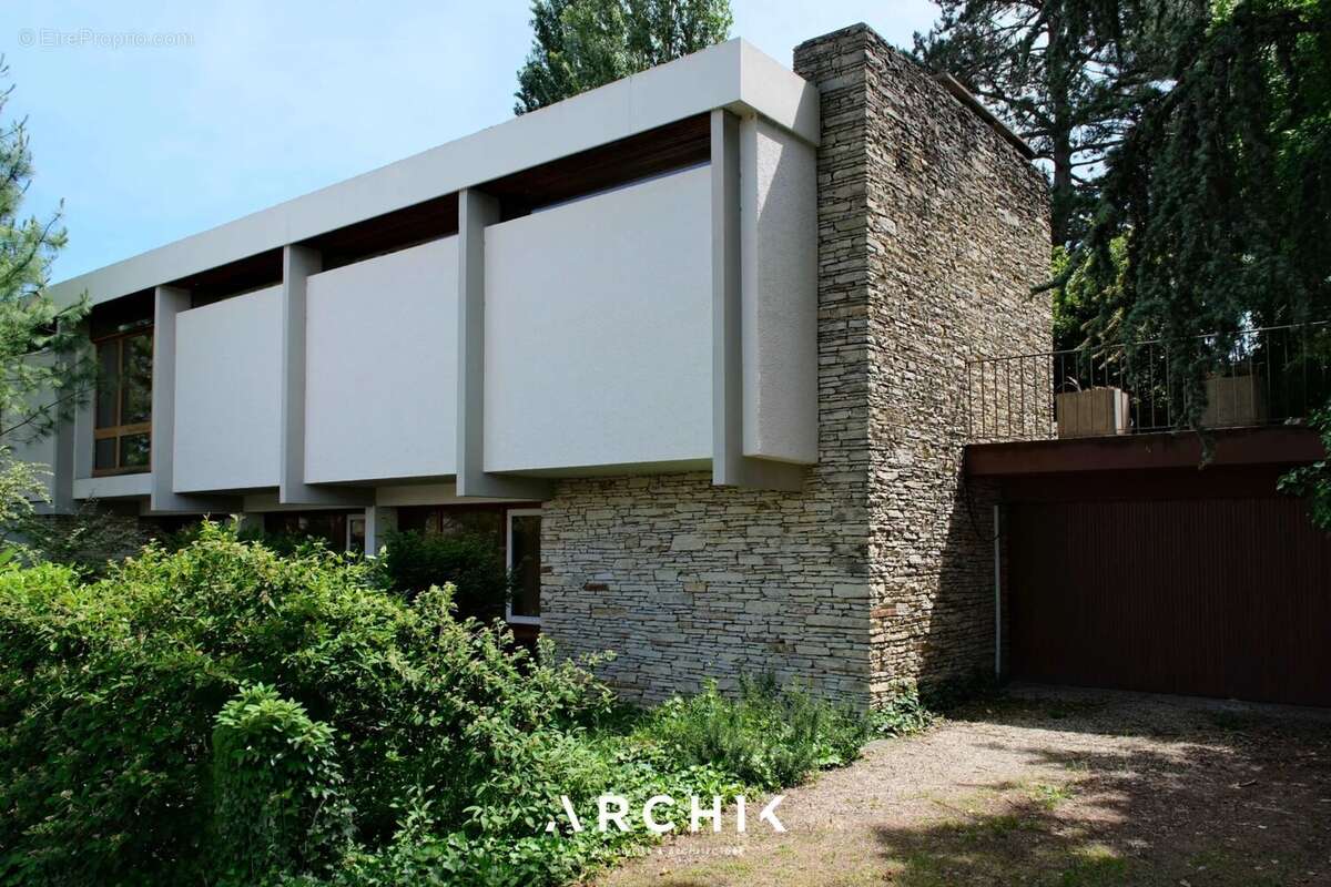 Maison 285 m² à Miramont-De-Guyenne  - photo 3