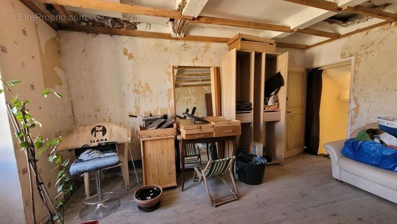 Authentique maison de village de 3 pièces avec cave voûtée et chambre à rénover_SIGONCE (04) - photo 23
