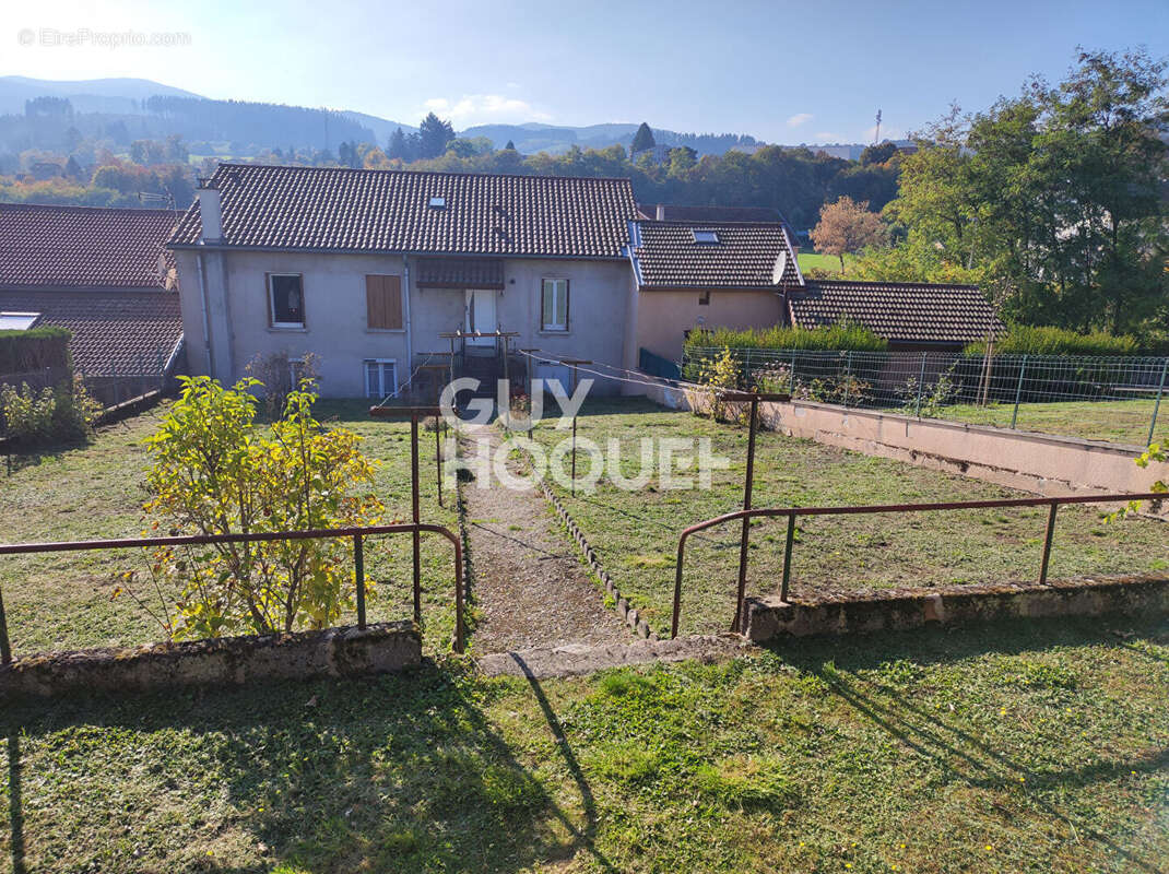 Appartement à NOIRETABLE